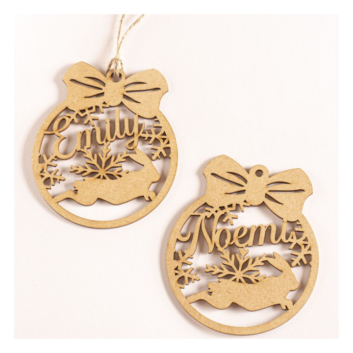 Bola de Navidad personalizada en madera con nombre y dibujo de conejo