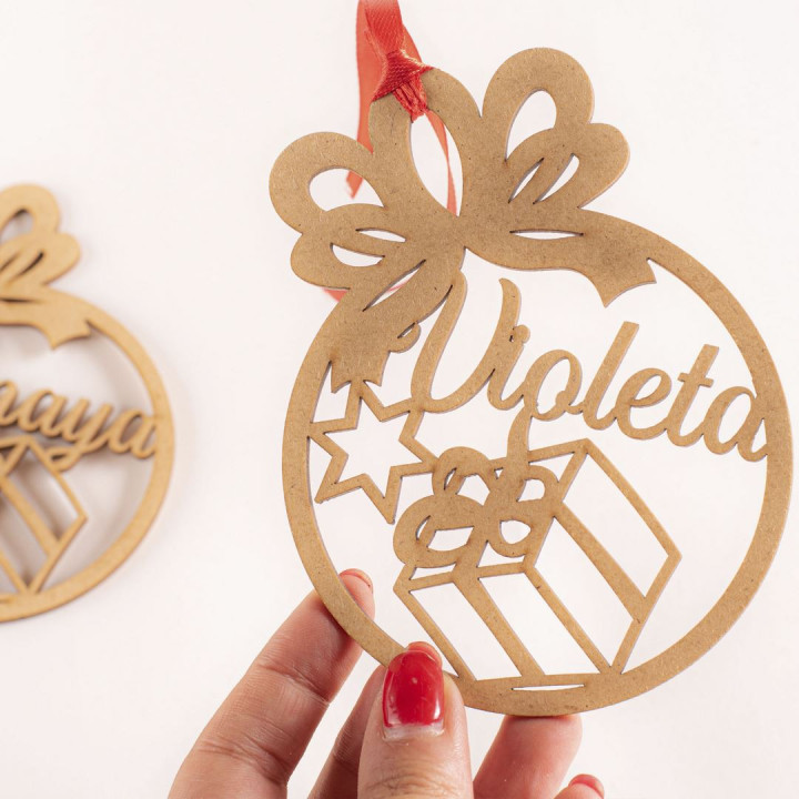 Bola de Navidad personalizada en madera con nombre | Adorno único