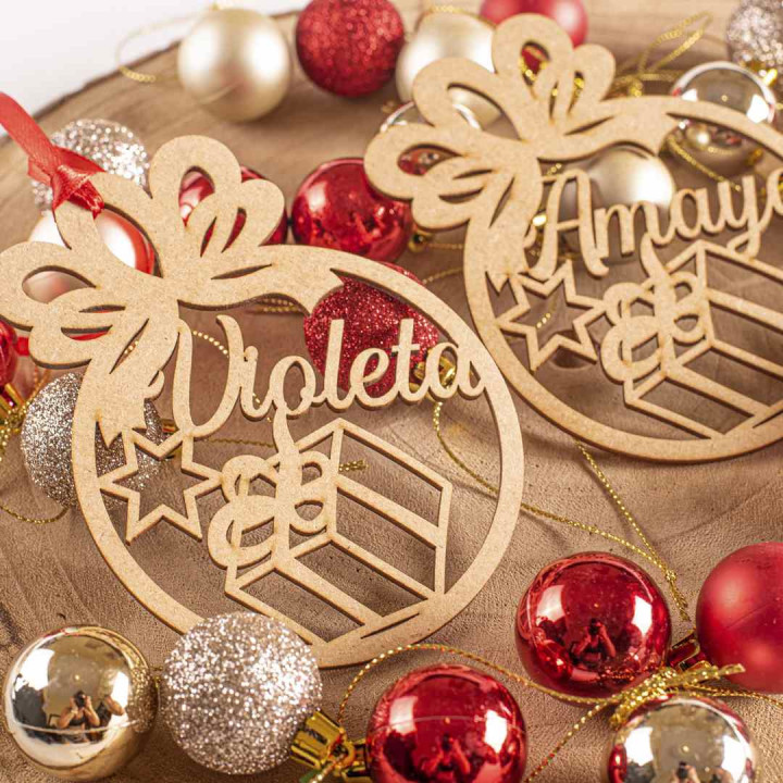 Bola de Navidad personalizada en madera con nombre | Adorno único