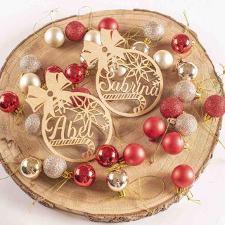 Bola de Navidad de madera personalizada – Modelo Candy – 10 cm – Fabricación española