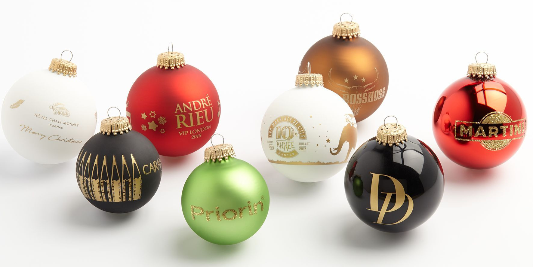 Regalos de empresa con bolas de Navidad personalizadas